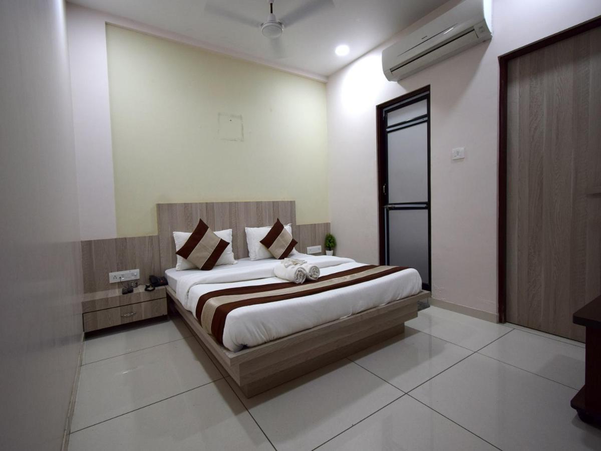 Hotel Embassy Kalol Exterior photo