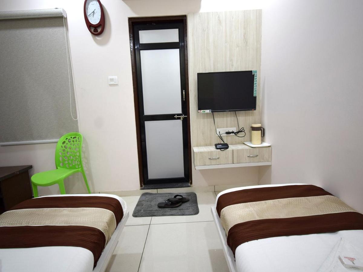 Hotel Embassy Kalol Exterior photo